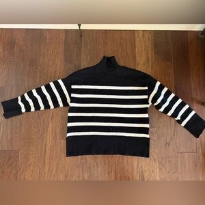 Zara Charcoal and White Knit Top